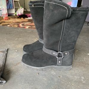 I knew Bearpaw boots never worn